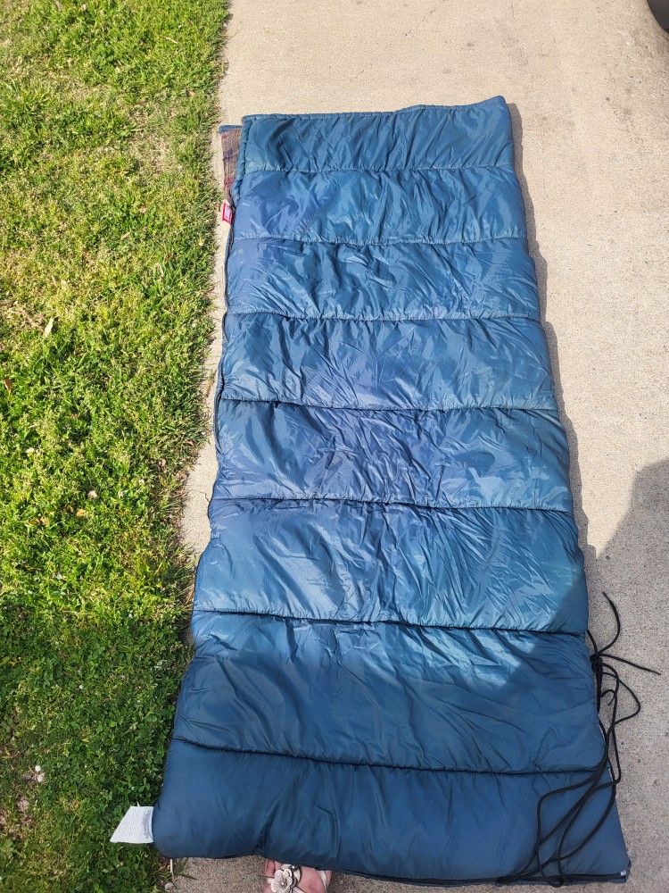 Coleman Sleeping Bag 33 By 75