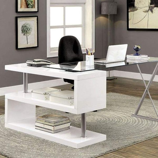 White High Gloss Finish Office Desk 10mm Transpa Tempered Glass Chrome Accents For In Riverside Ca Offerup