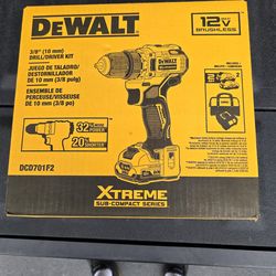 DEWALT 12V MAX EXTREME DRILL DRIVER TWO BATTERY