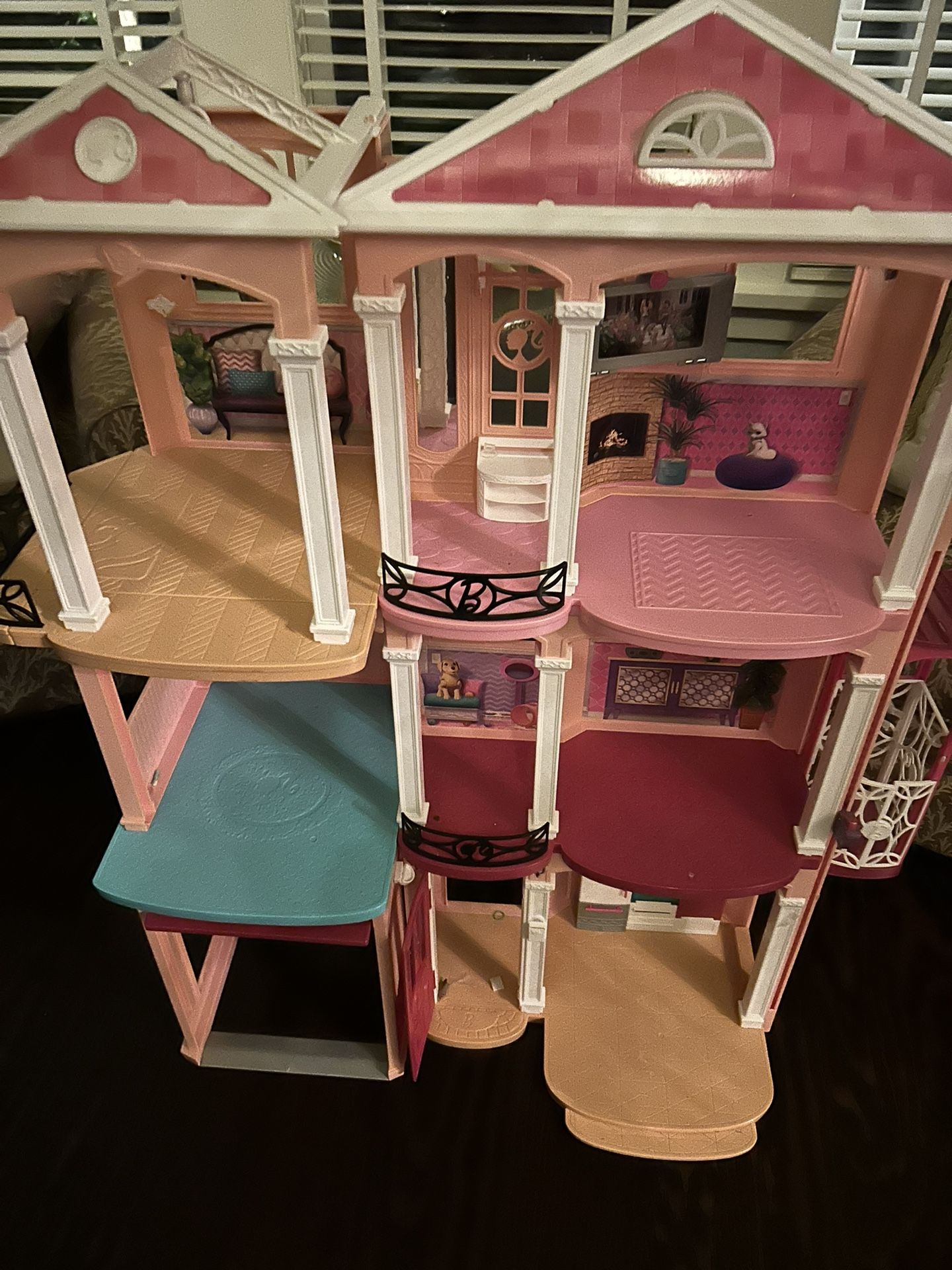 Barbies ( Over 40 ) , Barbie Dream Townhouse, Dolls , 40-50 lol and Accessories 