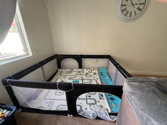 Playpen with dual side mat