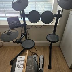 YAMAHA DTX 400K ELECTRIC DRUM SET