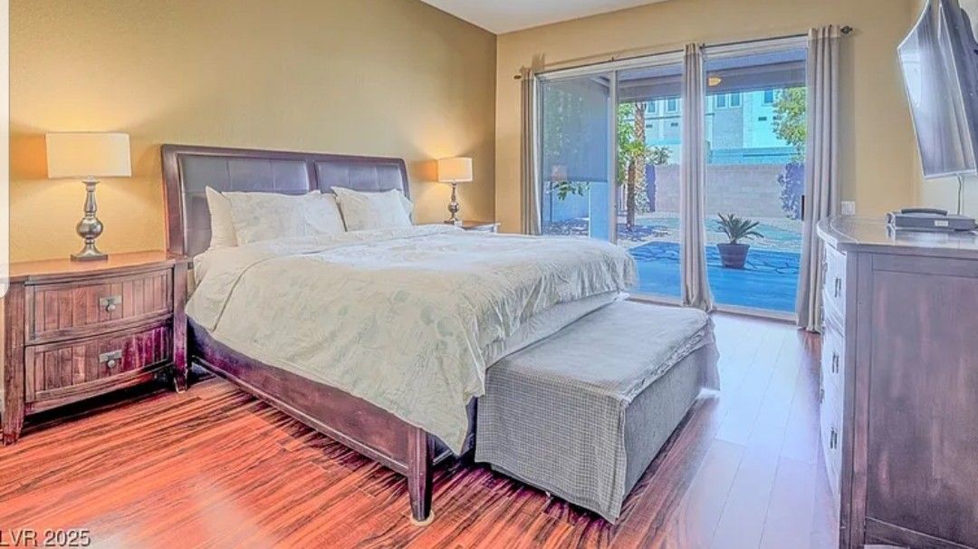King Size Bedroom Set Including Mirror, Lamps. Summer Hill