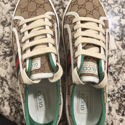 Gucci Shoes 