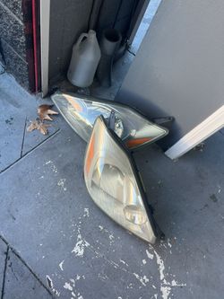 Toyota Sienna Headlights