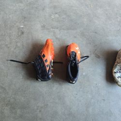Under Armour Football Cleats Sz 7.5 M