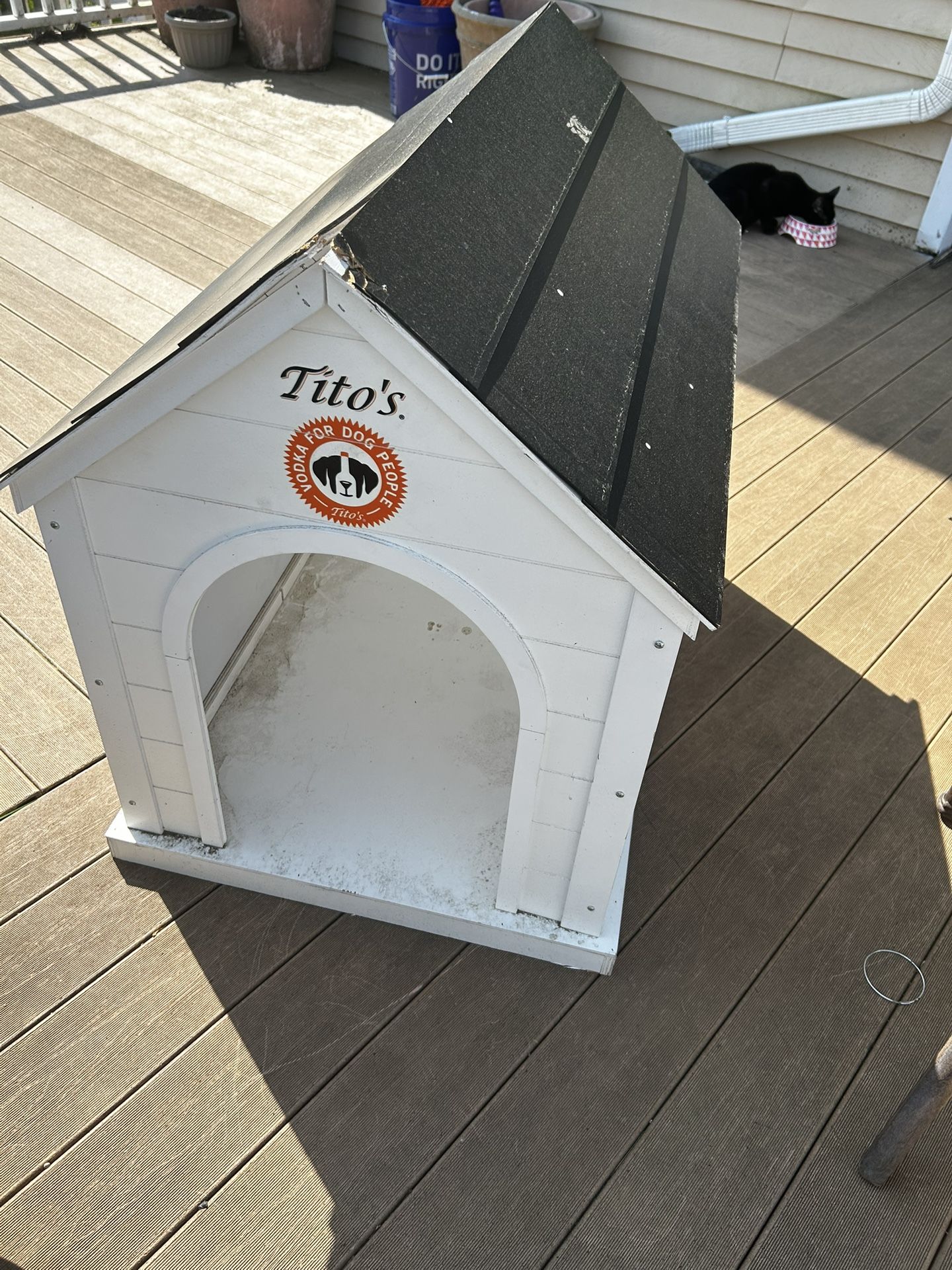 TITO’S VODKA DOG HOUSE (exclusive)