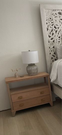 2 Night stands