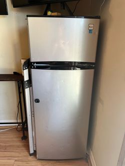Mini fridge