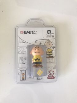 charlie brown peanuts 8gb flash drive keychain