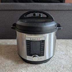 Instant Pot Ultra 6 Qt 10-in-1 Multi Use Programmable Pressure Cooker
