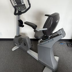 Matrix recumbent/upright bike, Commercial gym equipment