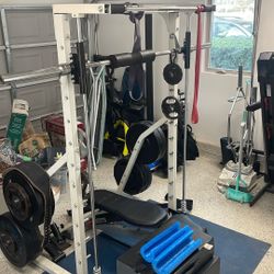 HOME GYM EQUIPMENT 