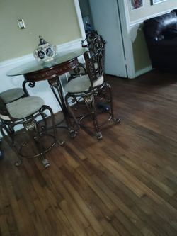 Bar dinner table