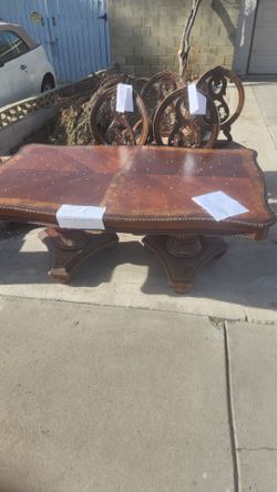 dining room table & chairs