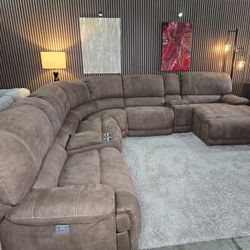 Petaluma Fabric Power Reclining Sectional with Chaise and Storage Cup Holder 7 Pieces