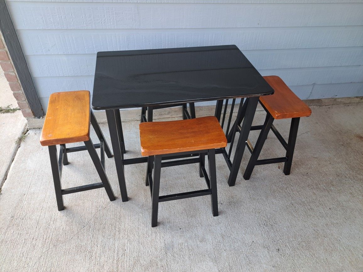 Dinning Table And 4 Chairs