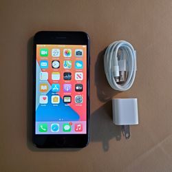 iPhone 7 - UNLOCKED - Like New  