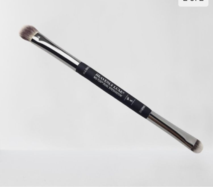 It Cosmetics Brush #5 HEAVENLY LUXE No Tug Dual Eye Shadow Brush NEW!