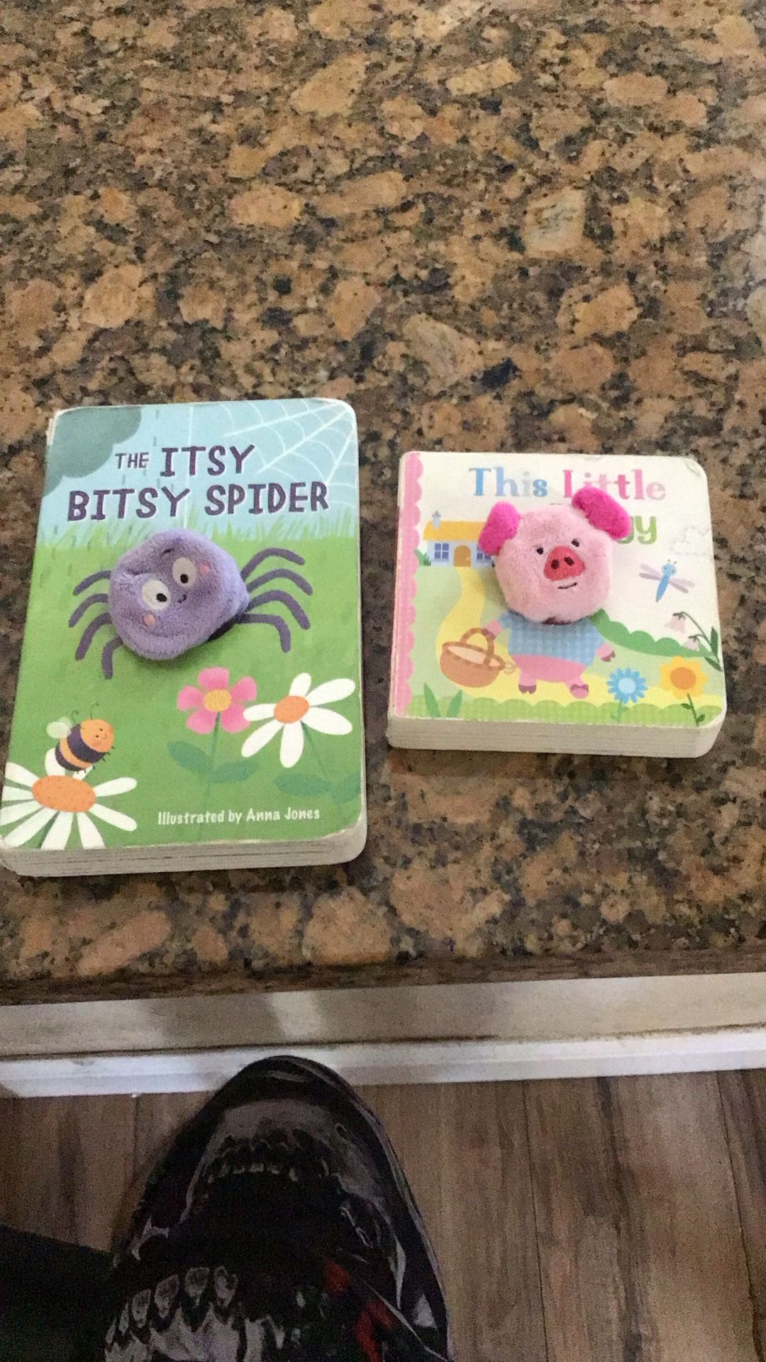 The It’s Bitsy Spider and This Little Piggy Book