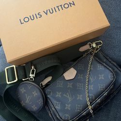 Louis Vuitton Empreinte Monogram Giant Multi Pochette Accessories Black for  Sale in Inglewood, CA - OfferUp