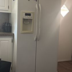 Side By Side Refrigerator 