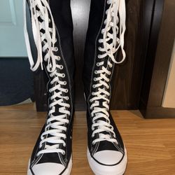 Converse brand new Women’s 10.5 Men’s 8.5 