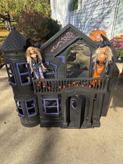 Barbie Halloween Haunted House Playset with Dolls