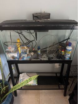 29 gallon show tank aquarium with additional hardware