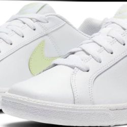 7W Nike Women's Court Royale 