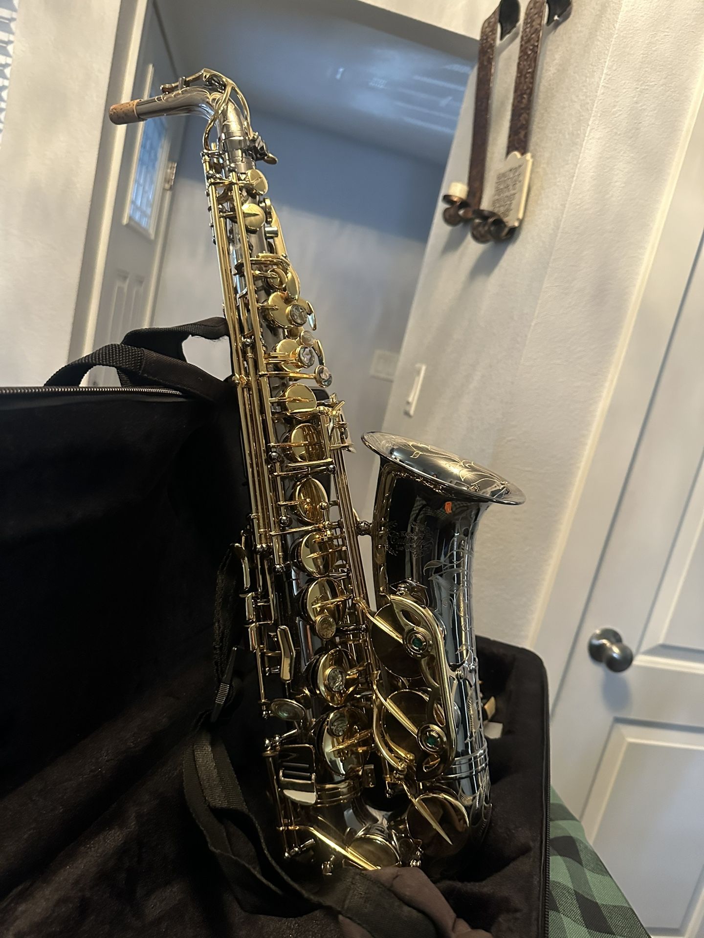 SAXOPHONE