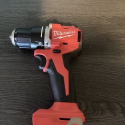 Milwaukee M18 1/2” Compact Drill/driver 