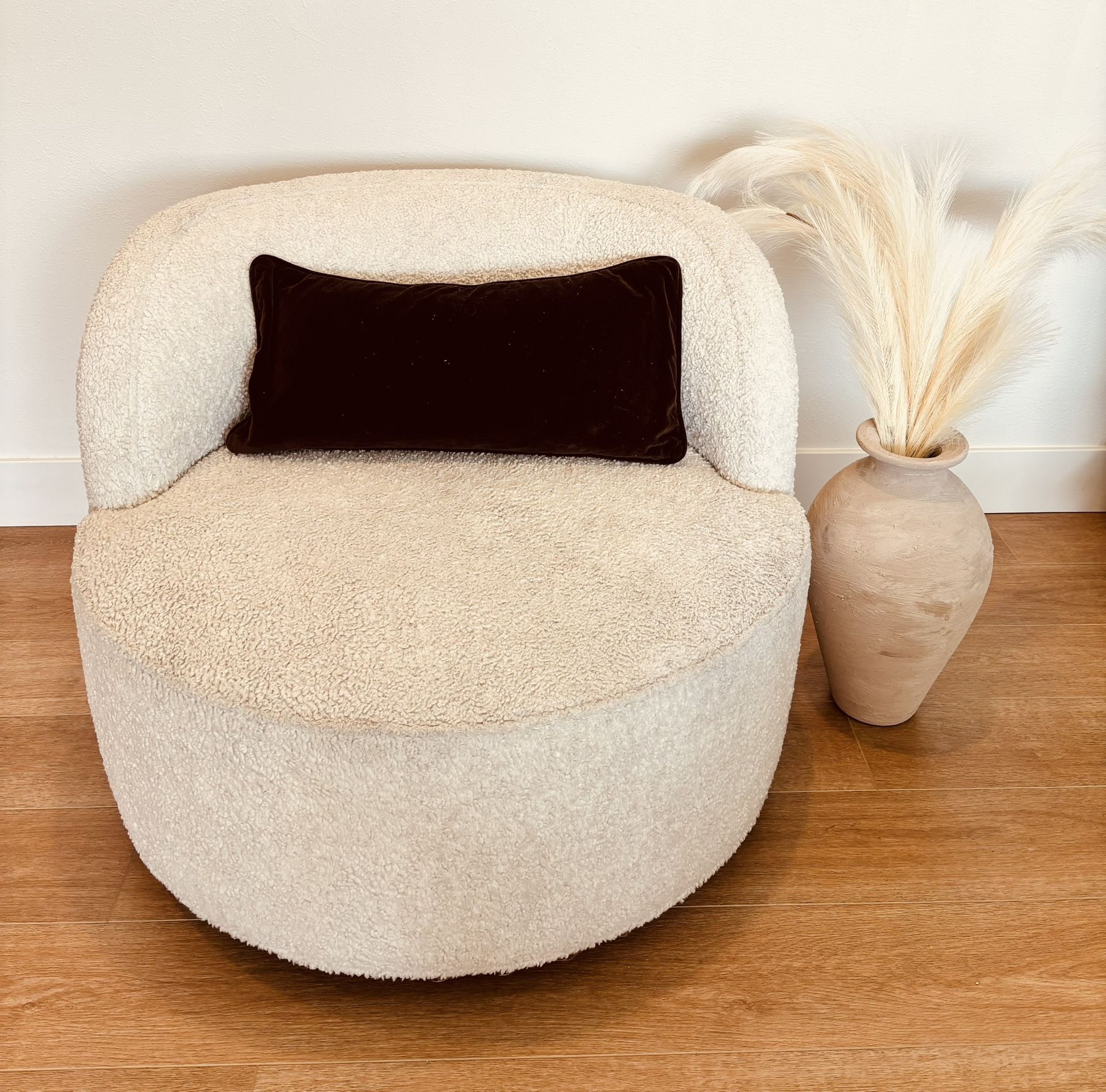Swivel Ivory Chair