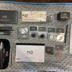 MUD Professional Makeup Kit