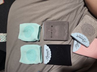 Baby crawling knee pads
