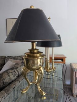 Vintage Hollywood Regency Style Rembrandt Brass Urn Lamp.