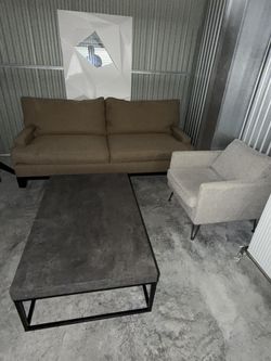 Furniture for sale urgently make me an offer 