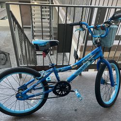 Girls bike
