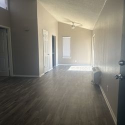 Arroyo Square Apartments 1br 1bth FULLY REMODELED $1049