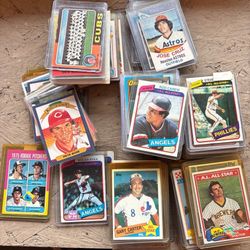 1970’s-1980’s Baseball Hall of Fame Card Lot in sleeves & top loaders. 120 cards