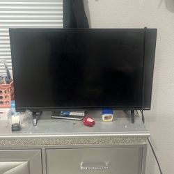 32” Vizio Smart Tv , $65