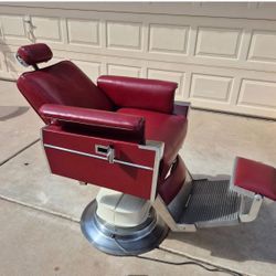 Vintage Barber Chair Perfect Condition