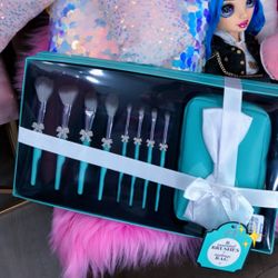 Glitz & Glam Viral Teal 8 pcs Brush Set with Cosmetic Bag