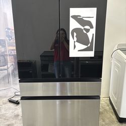 Samsung - Bespoke 29 Cu. Ft. 4-Door French Door Smart Refrigerator with Family Hub - Charcoal