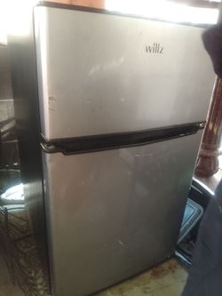 Willz Compact Double Door Mini Fridge