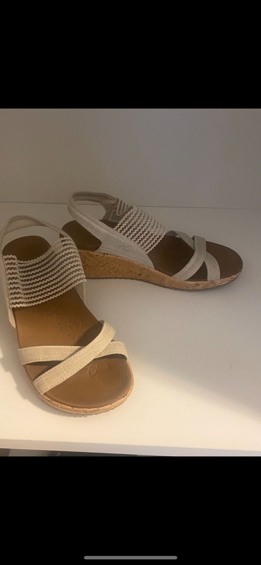 Sketchers Cork Size 6