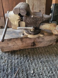 Bench Vise With Swivel Base Vice Made In U.S.A.