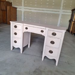 Kids Desk Pink Color $140 FIRM