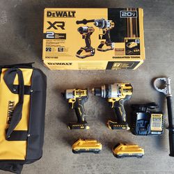 New Dewalt Hammer Drill Impact Driver 20V Kit 4.0
