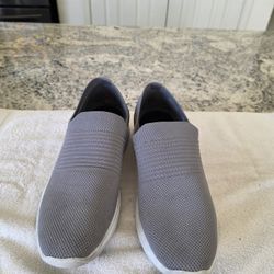 Grey Stylish Tennis Shoe